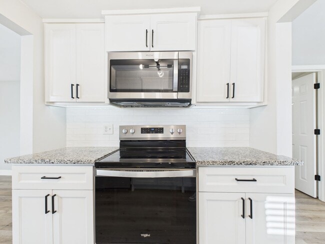 Building Photo - 3412 NE 16th Ave