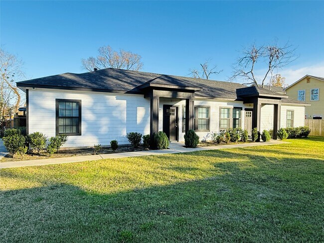 Building Photo - 4802 Cruse Rd