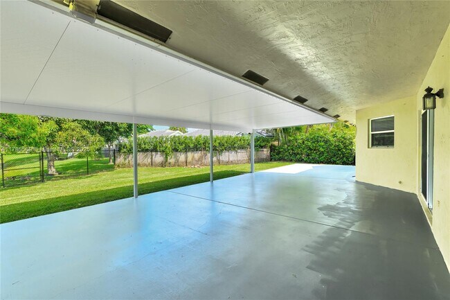 Building Photo - 3562 Southern Orchard Rd W