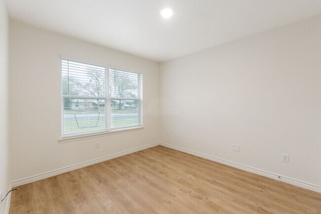 Building Photo - 1604 Pima Trail