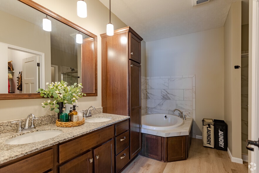 Bathroom - Residences at Oak View LLC
