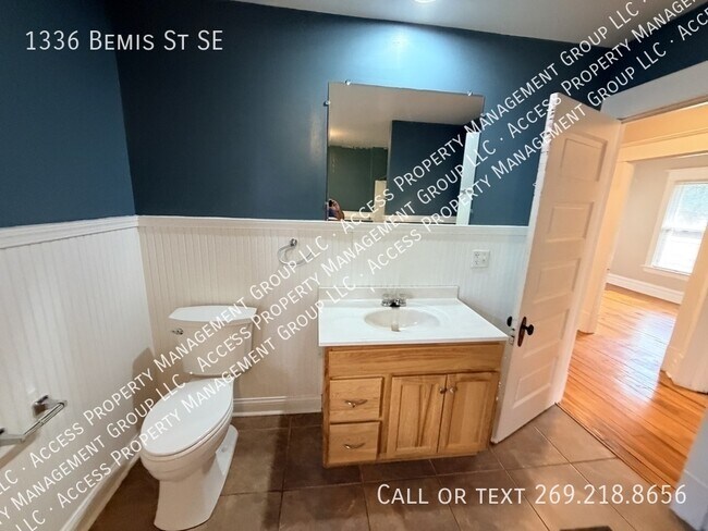 Building Photo - 1336 Bemis St SE