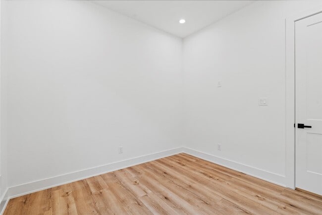 Building Photo - 6622 St Augustine St