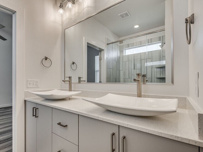 Building Photo - Beautiful New Construction Home in Oklahom...