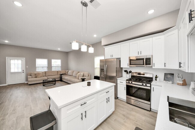 Building Photo - 7963 Birmingham St