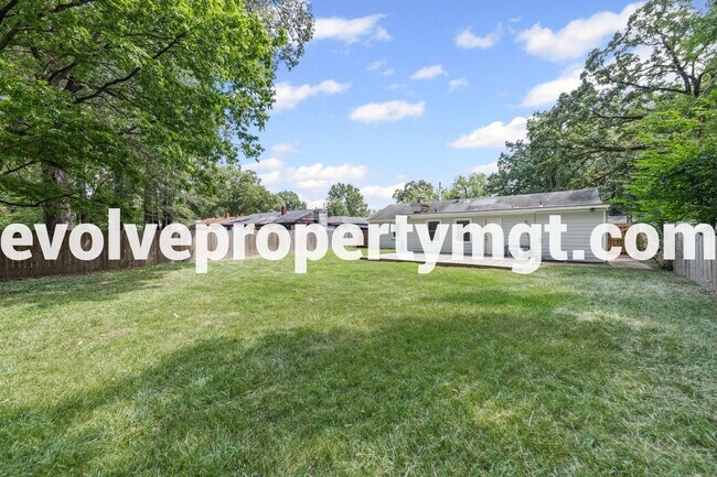 Building Photo - Charming Newly Renovated Home in East Memp...