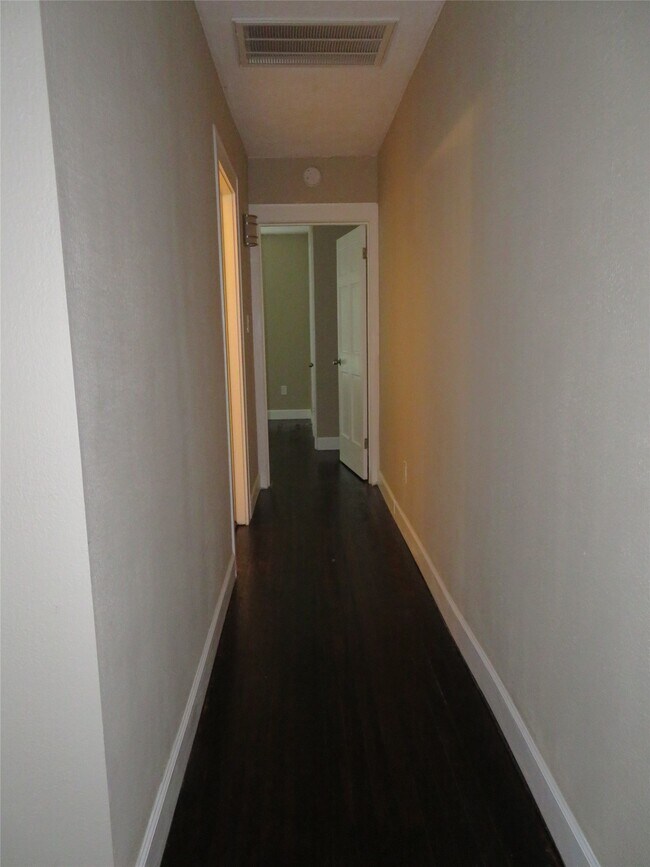 Building Photo - 12 Greenwood St