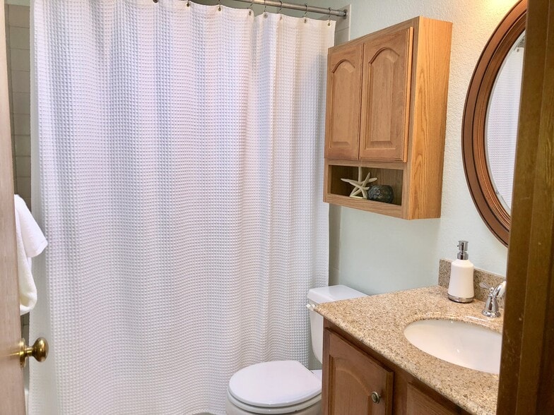 Building Photo - Lynnwood Home (Reduced rent until May 30th)