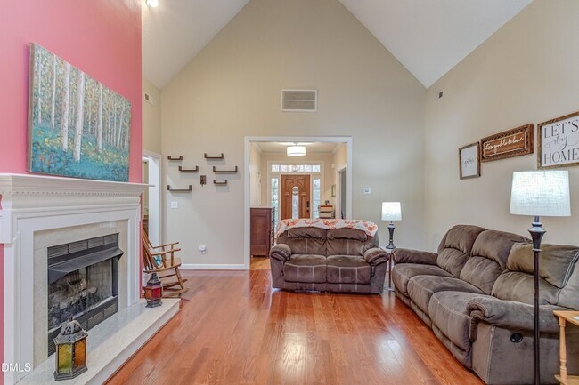 Building Photo - 6240 Hilbert Ridge Dr