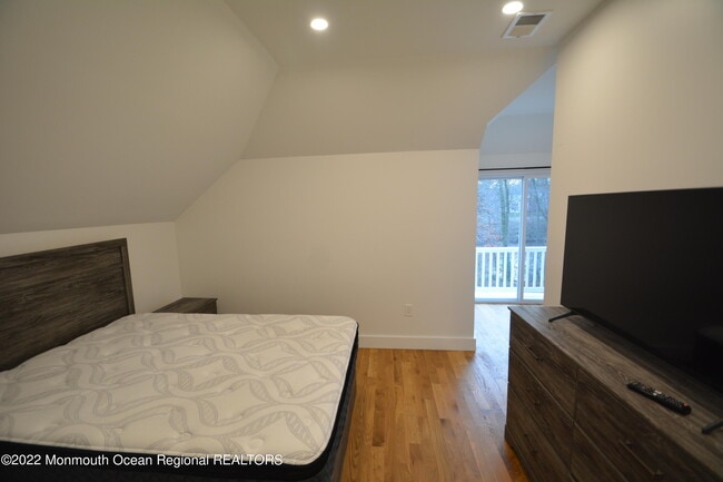 Building Photo - 703 S Edgemere Dr
