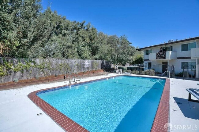 Building Photo - 46728 Crawford St