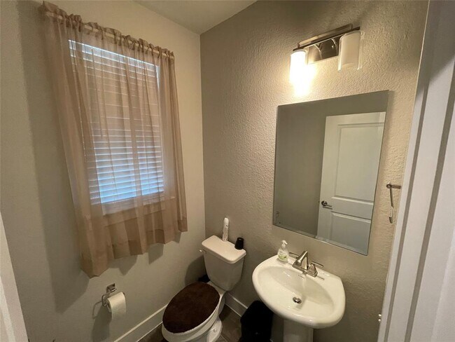 Building Photo - 8412 Cottage Rose Dr