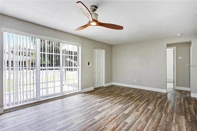 Building Photo - 1015 E 24th Ave