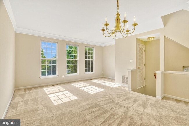 Building Photo - 13051 Park Crescent Cir