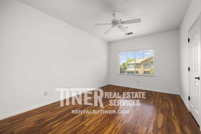 Building Photo - 2001 Club Center Dr