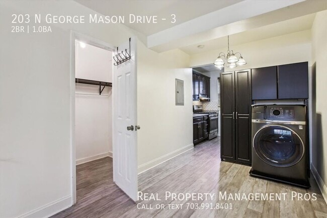 Building Photo - 203 N George Mason Dr