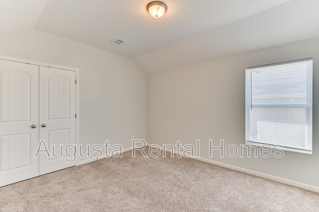 Building Photo - 2562 Inverness Dr