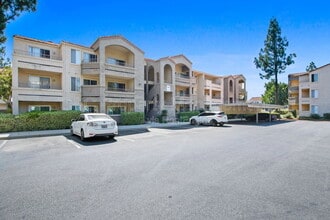 Building Photo - 1020 La Terraza Cir