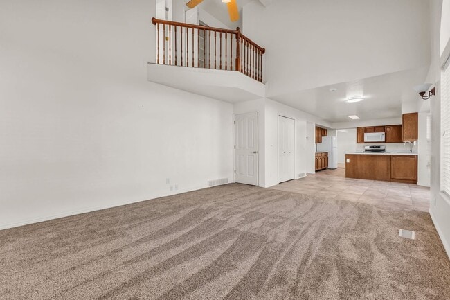 Building Photo - 5BR Sandy Home w/ NEW Flooring, Huge Basement & Large Backyard