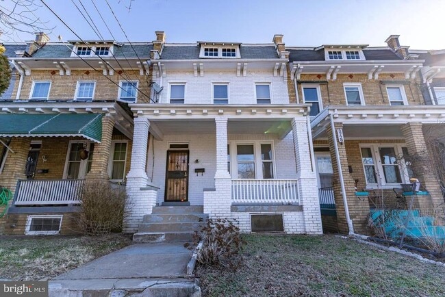 Building Photo - 5731 9th St NW