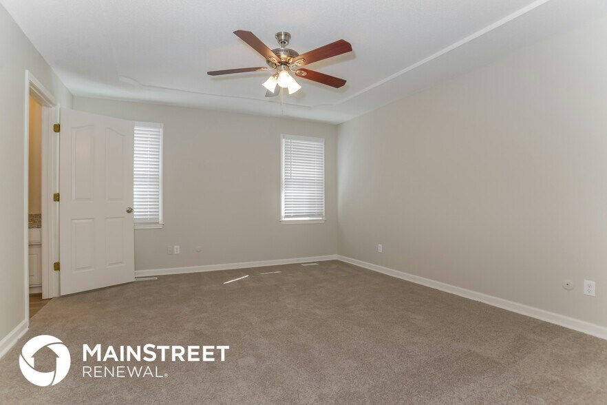 Building Photo - 14513 Laquinta Dr