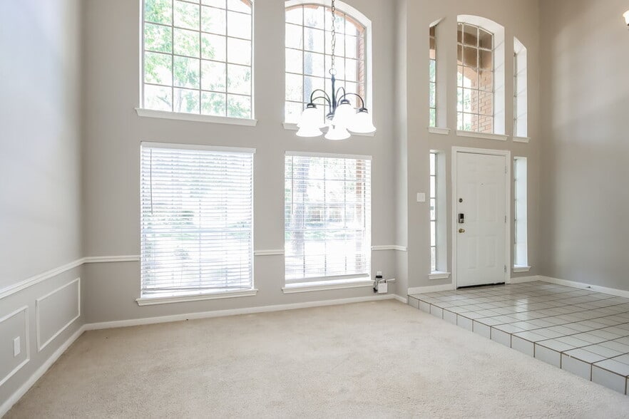 Building Photo - 3102 Hickory Falls Dr