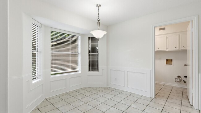 Building Photo - 2715 Wild Ridge Dr