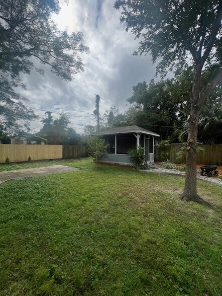 Full fenced in backyard with freshly laid sod. - 30 W Par St