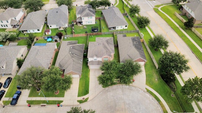 Building Photo - 6106 Grassy Haven Ln