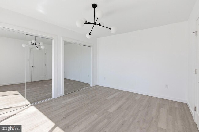 Building Photo - 4000 Tunlaw Rd NW