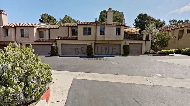 Building Photo - 2Bd 1Ba Condo in Newport Beach