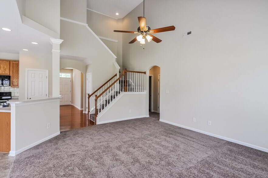 Building Photo - 802 Shefford Town Dr
