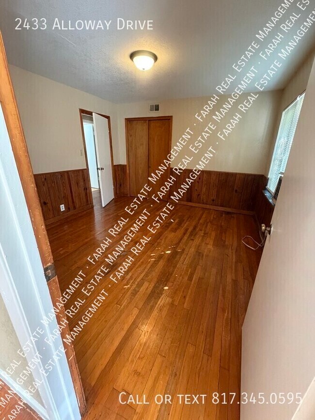 Building Photo - 2433 Alloway Dr