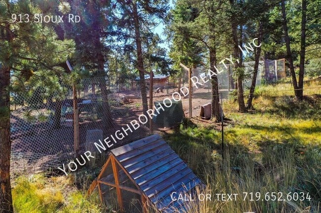 Building Photo - 913 Sioux Rd