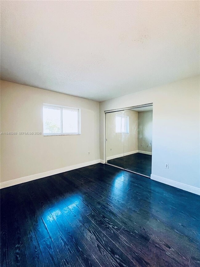 Building Photo - 560 NW 82nd Pl