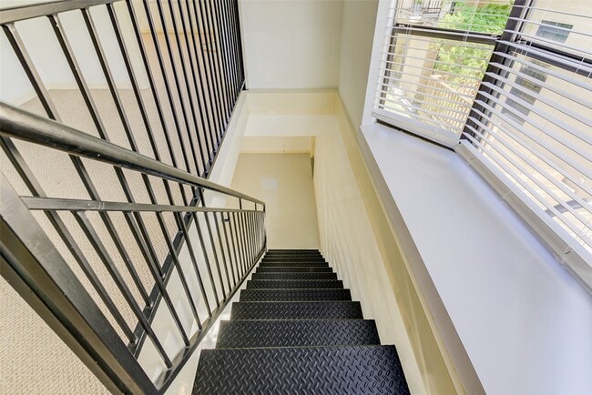 Building Photo - 1516 Bonnie Brae St