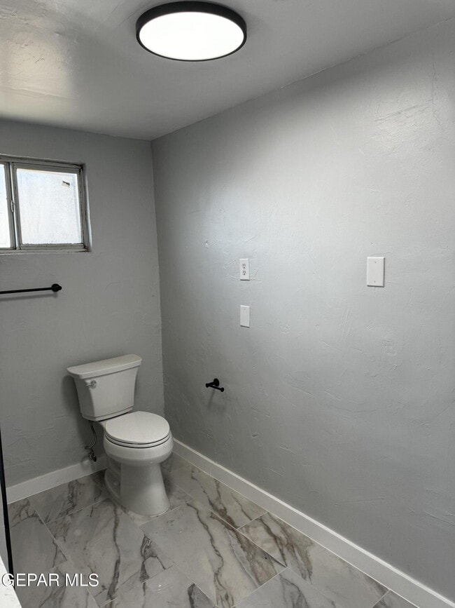 Primary Photo - 10277 N Loop Dr