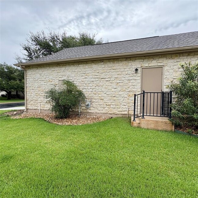 Building Photo - 109 Saddle Trail