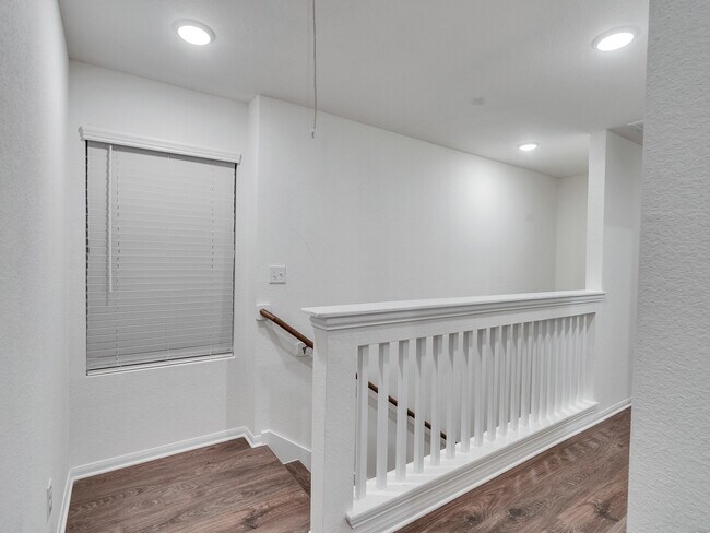 Building Photo - 412 Magnolia Ln