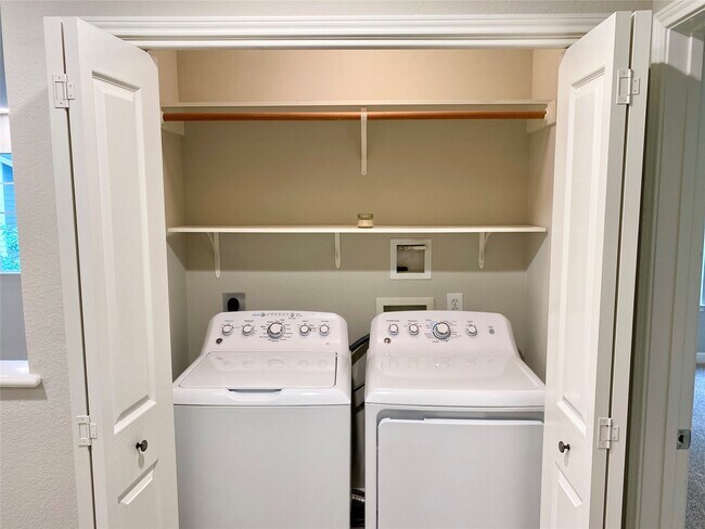 Building Photo - 66 Scarlet Woods Ct