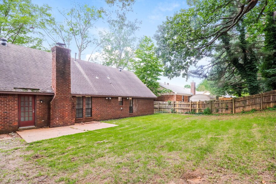 Building Photo - 5672 Remsen Ave