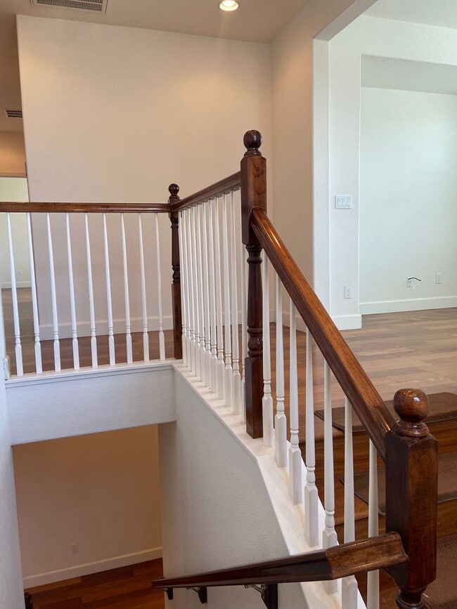 Building Photo - Folsom 4 bdrm, 3 bath near Folsom HS
