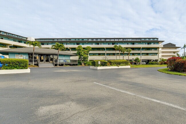 Building Photo - 12112 44th Ave W