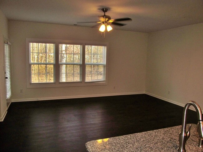 Building Photo - Spacious Condo!