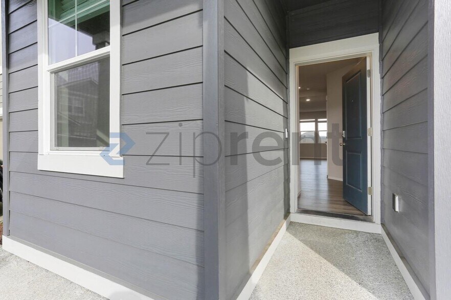 Building Photo - 11013 186th St E