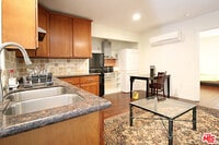 Building Photo - 4848 Oakwood Ave