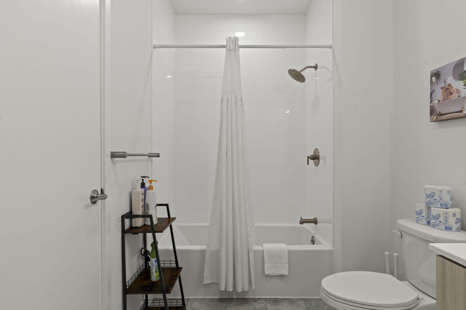 Building Photo - 501 N Perth St