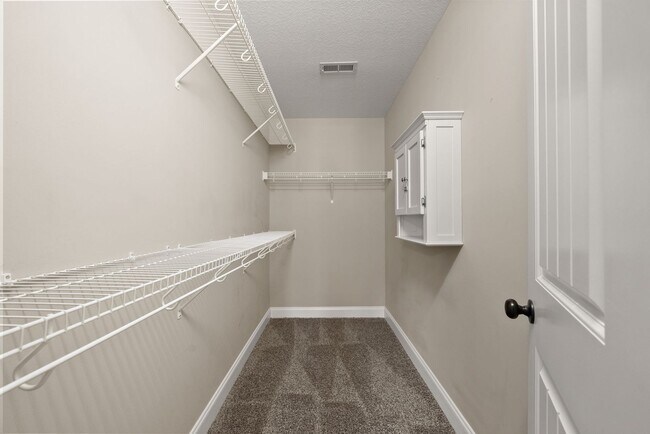 Building Photo - Coming Soon - Large home in the Heart of F...