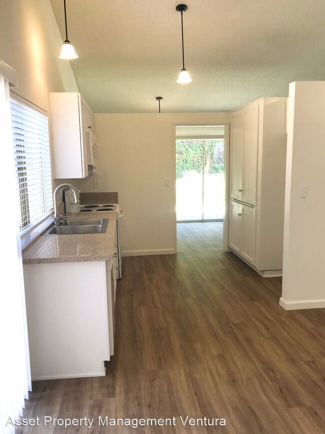 Building Photo - 3 br, 2 bath House - 284 N Brookshire