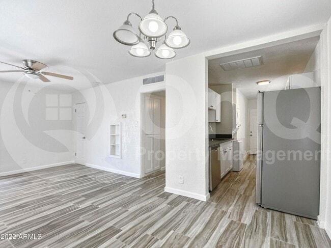 Building Photo - 2109 W Hayward Ave